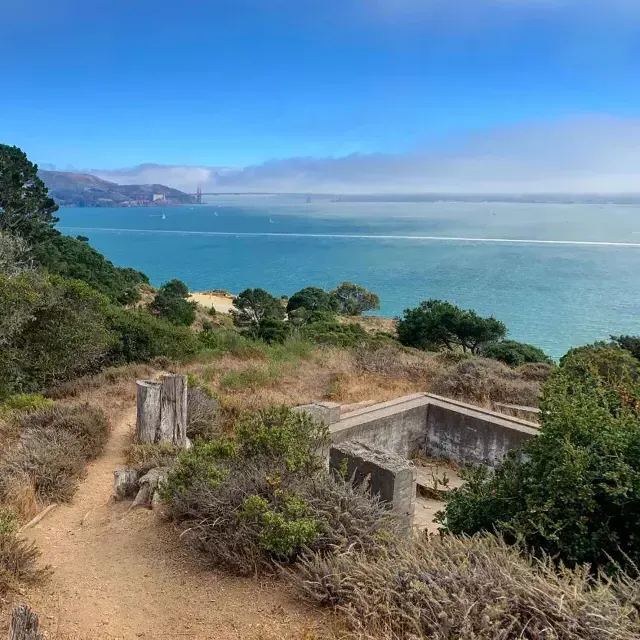 Campeggio presso l'Angel Island State Park, con vista sulla baia di San Francisco e sul 金门大桥